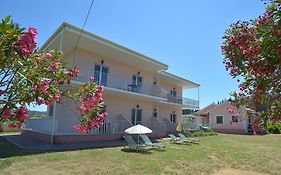 Botzoris Apartments